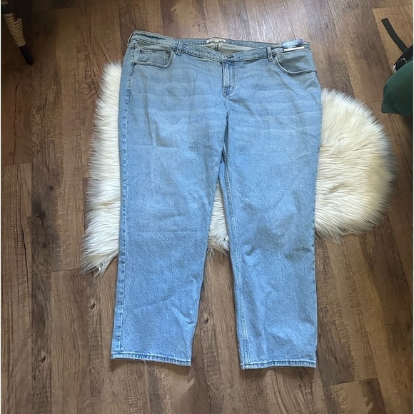 ABERCROMBIE & FITCH Curve Love The Straight Mid Rise Jeans - Picture 6 of 7